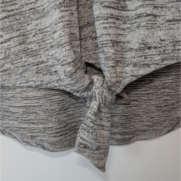 Anthropologie Fig And Flower Grey V-Neck Boho Floral Cottage Shirt Size PM - Picture 3 of 10